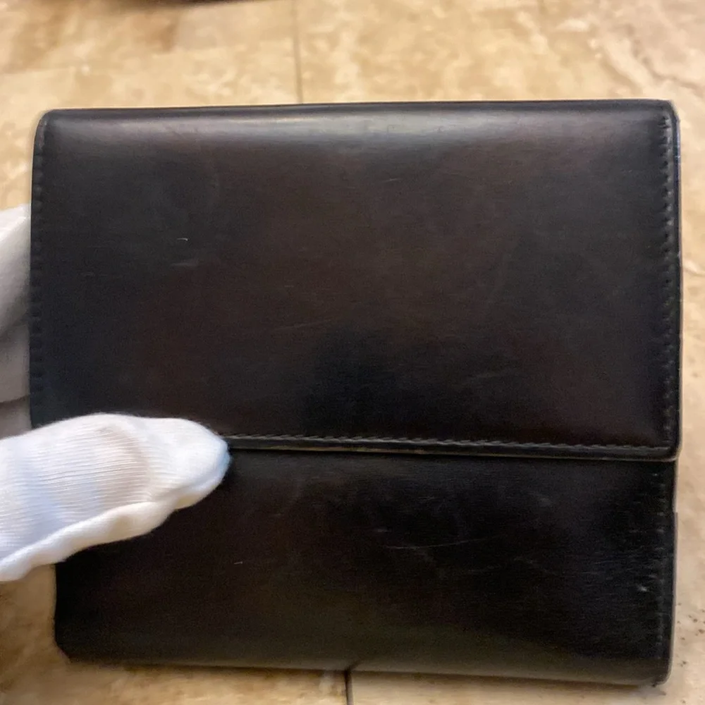 Gucci Vintage Black Leather Wallet with Silver G Buckle #1